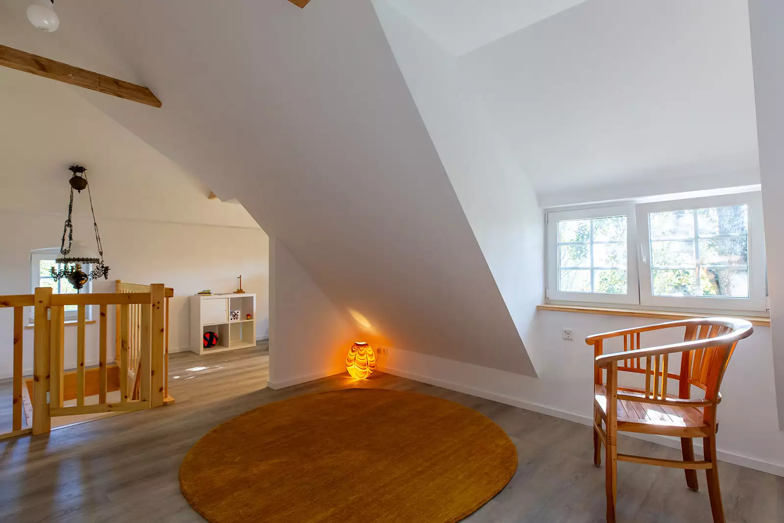Galerie im Dachgeschoss des Ferienhauses Deichschlösschen mit Lese- und Spielecken
